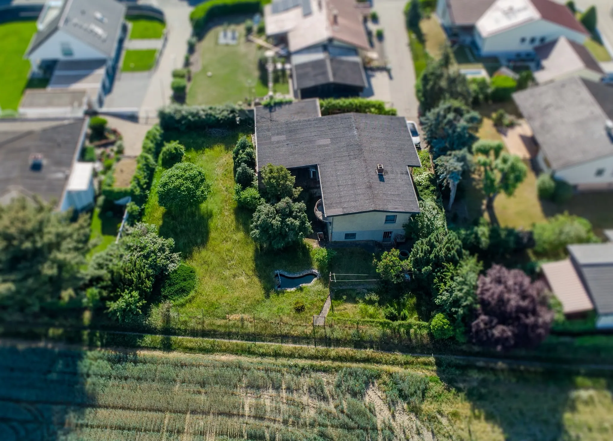 Einfamilienhaus in Einhausen aus erhöhter Perspektive